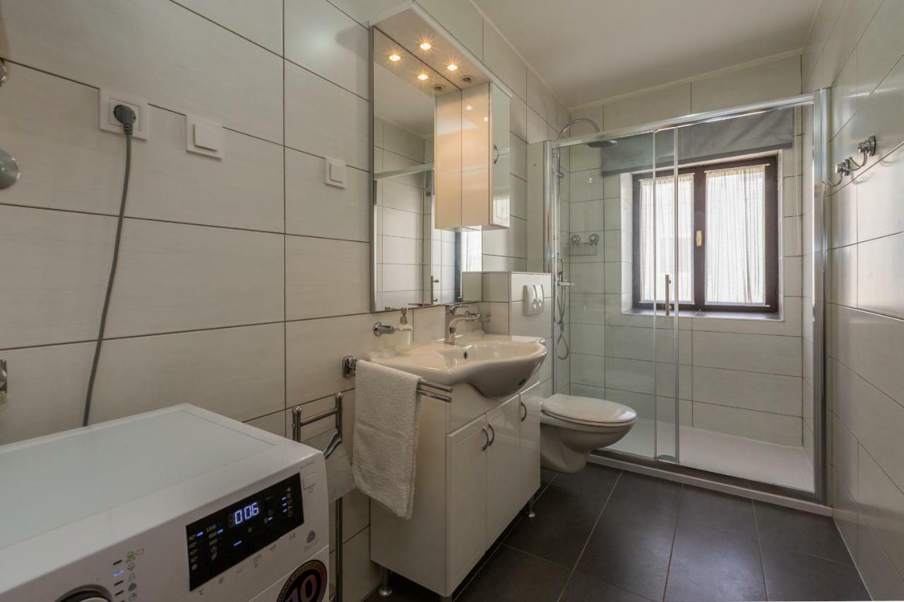 Casa Sofia Apartment เวอร์ซาร์ ภายนอก รูปภาพ